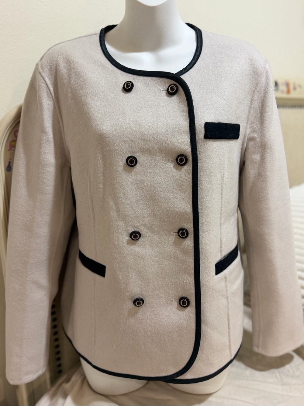 NWT Classic Cream Double-Breasted Jacket with Black Trim 100% Wool